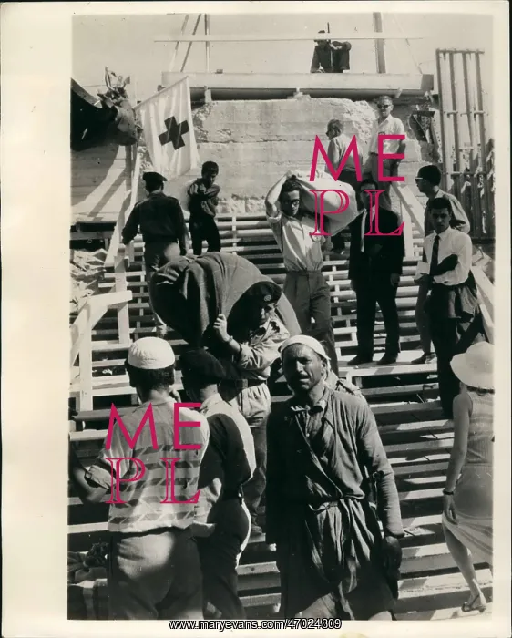 : Refugees. Aug. 08, 1967 - Refugees Cross the Jordan : Refugees. Aug. 08, 1967 - Refugees Cross the Jordan