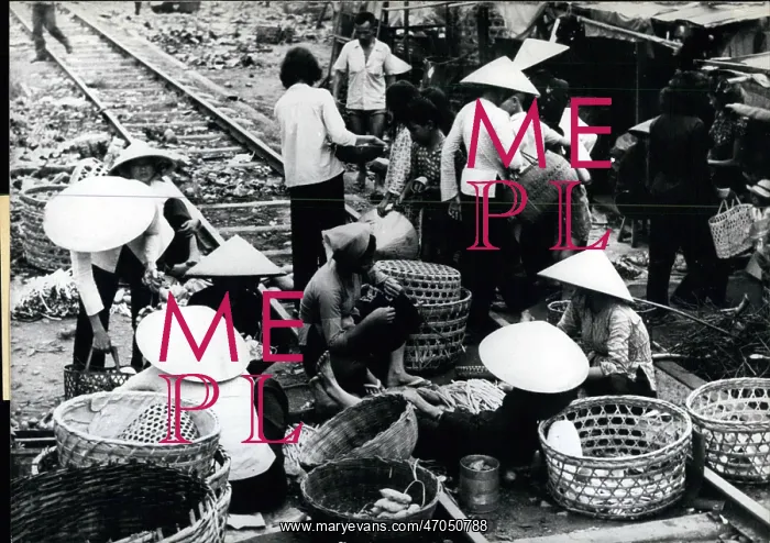 : Refugees. Jun. 06, 1970 - Fleeing are these Vietnamese : Refugees. Jun. 06, 1970 - Fleeing are these Vietnamese