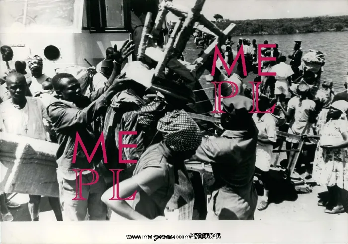 : Refugees. Oct. 21, 1970 - Kenyan Refugees Expelled from Uganda Arrive in Kisumu : Refugees. Oct. 21, 1970 - Kenyan Refugees Expelled from Uganda Arrive in Kisumu