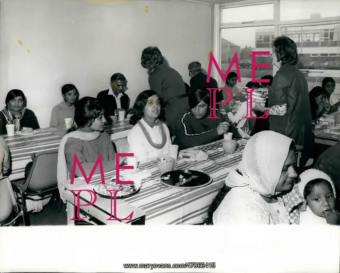 : Refugees. Sep. 09, 1972 - The First Batch Of Asians Airlifted From Uganda : Refugees. Sep. 09, 1972 - The First Batch Of Asians Airlifted From Uganda