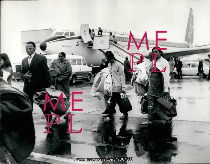 : Refugees. Sep. 18, 1972 - September 18th 1972 The first batch of Asians airlifted : Refugees. Sep. 18, 1972 - September 18th 1972 The first batch of Asians airlifted