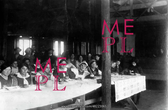 : Refugees camp in Pohrlitz, 1916 : Refugees camp in Pohrlitz, 1916