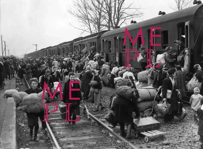 : Refugees from East Germany 1945 : Refugees from East Germany 1945