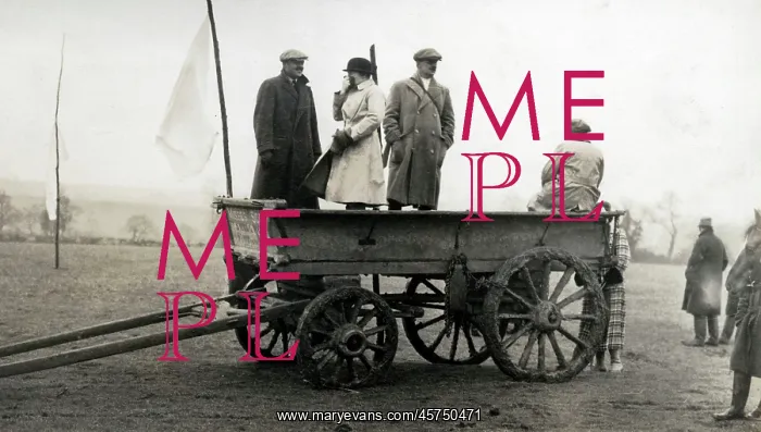 : Regimental Point to Point event at Icomb, Gloucestershire : Regimental Point to Point event at Icomb, Gloucestershire