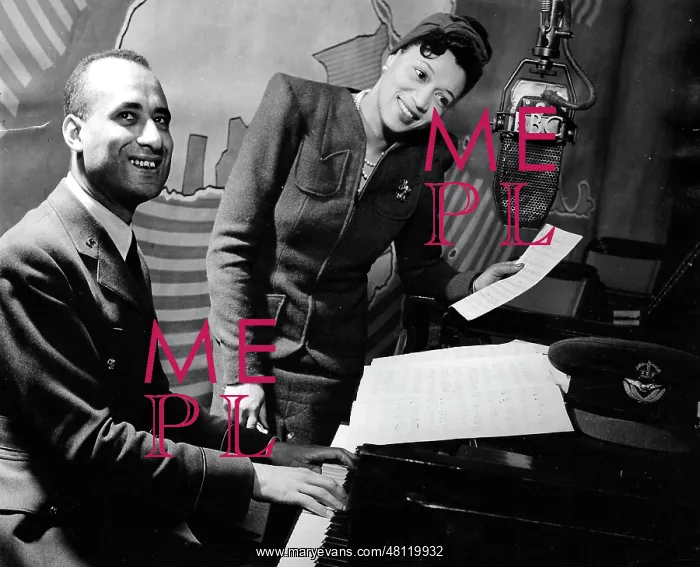 : Reginald Foresythe and Elisabeth Welch broadcasting for BBC : Reginald Foresythe and Elisabeth Welch broadcasting for BBC