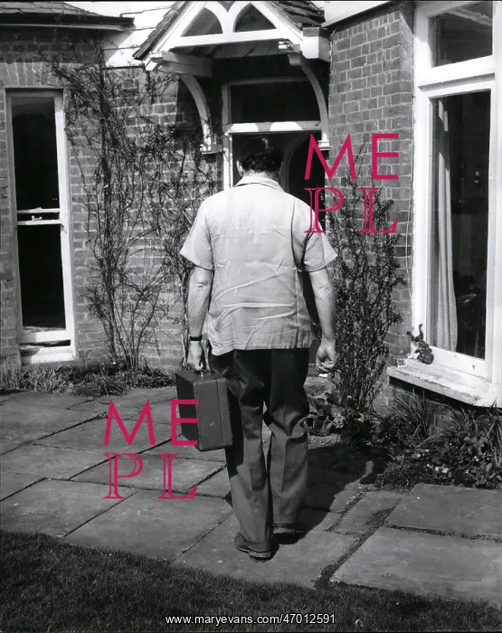 : Reginald Maudling at home, preparing for the Budget : Reginald Maudling at home, preparing for the Budget