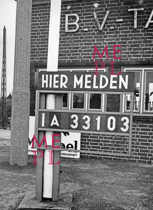 : Registration office at the Elbbruecken, 1935 : Registration office at the Elbbruecken, 1935