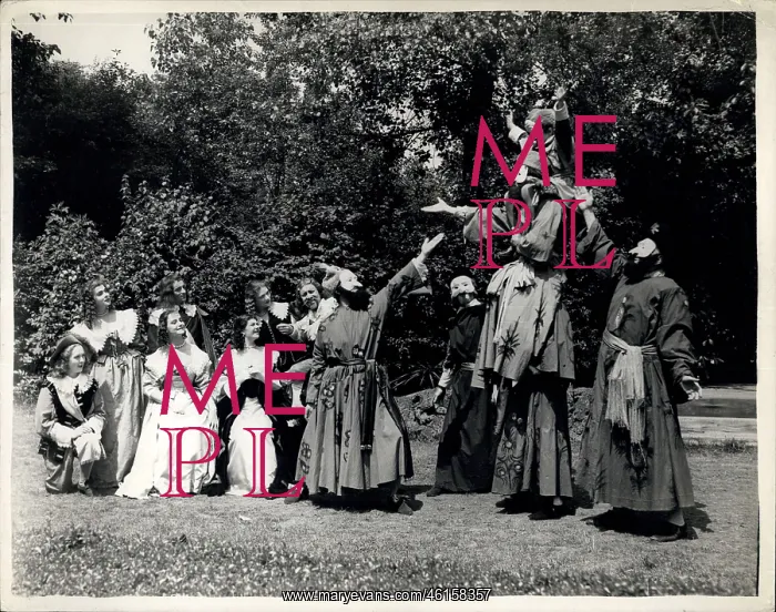 : Rehearsals of Love's Labour's Lost, Open Air Theatre, London : Rehearsals of Love's Labour's Lost, Open Air Theatre, London