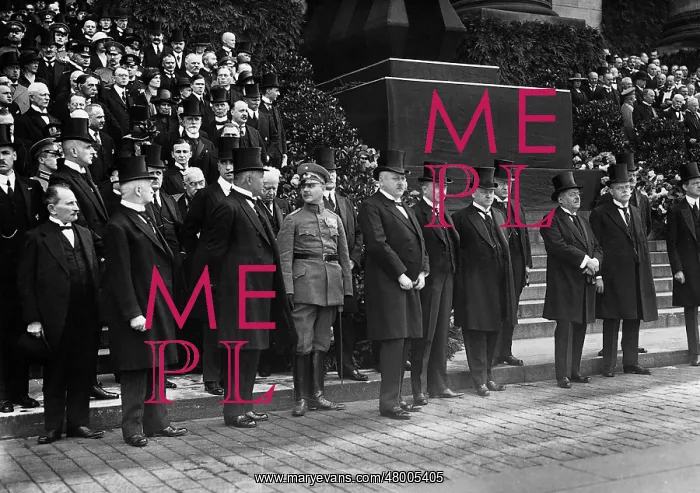 : Reich Foreign Minister Gustav Stresemann (6. from : Reich Foreign Minister Gustav Stresemann (6. from