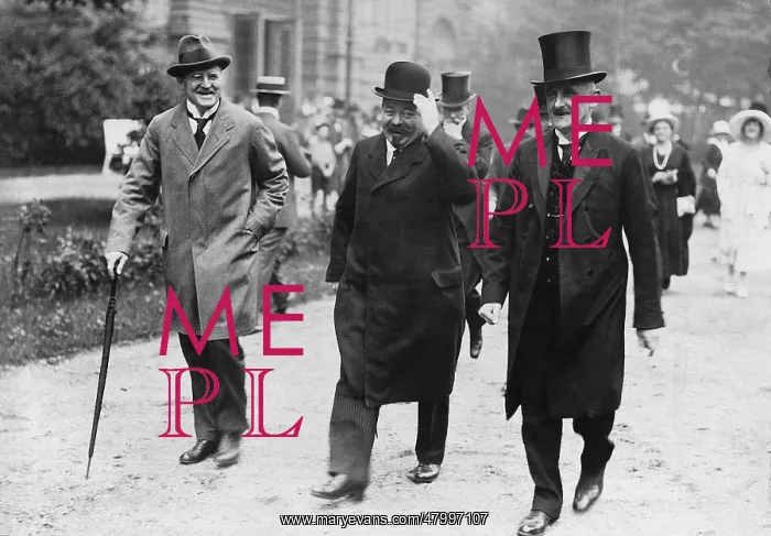 : Reich President Friedrich Ebert (center) attended : Reich President Friedrich Ebert (center) attended