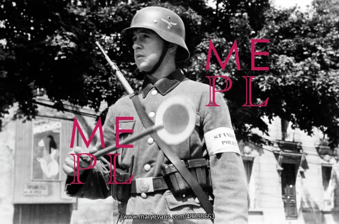 : Reichsarbeitsdienst auxiliary policeman in Etampes, 1940 : Reichsarbeitsdienst auxiliary policeman in Etampes, 1940