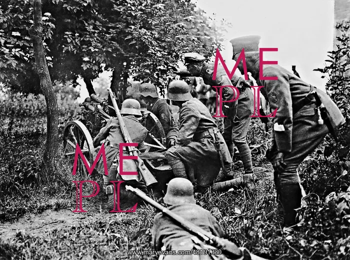 : Reichswehr soldiers during an exercise, 1919 : Reichswehr soldiers during an exercise, 1919