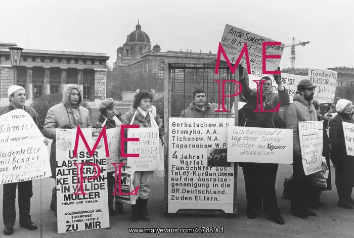 : Relatives of Eastern Bloc citizens demonstrate : Relatives of Eastern Bloc citizens demonstrate