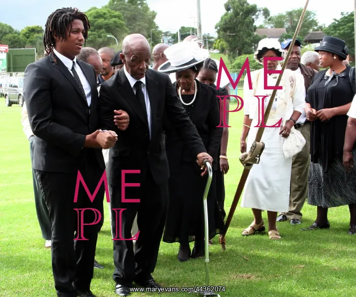 : Relatives of Johnstone Mfanafuthi Makathini arrive : Relatives of Johnstone Mfanafuthi Makathini arrive