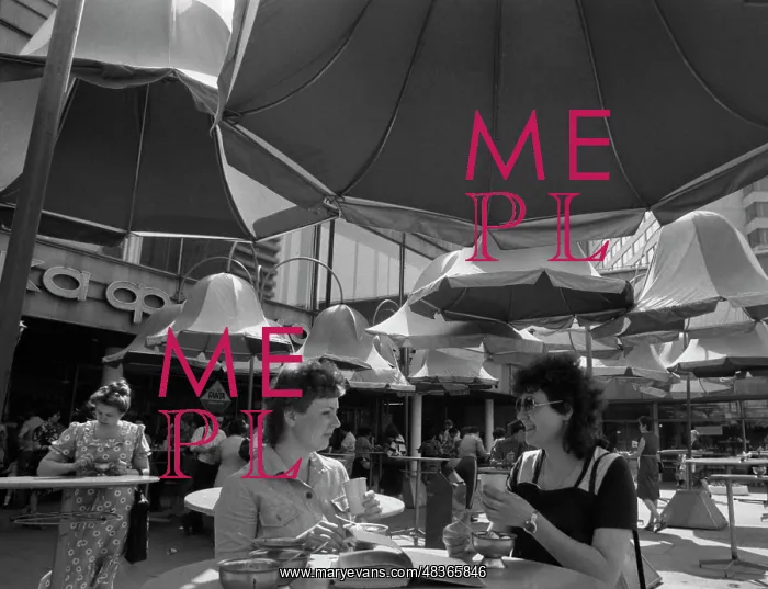 : Relax at Metelitsa ice-cream parlour : Relax at Metelitsa ice-cream parlour