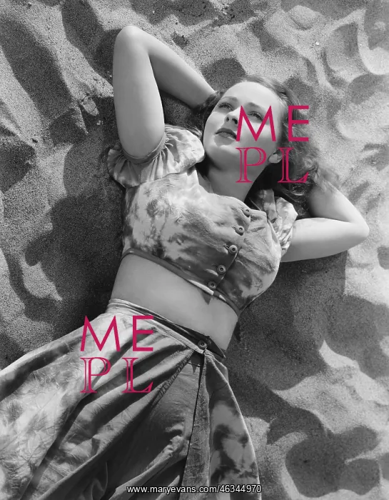 : Relaxing on beach : Relaxing on beach