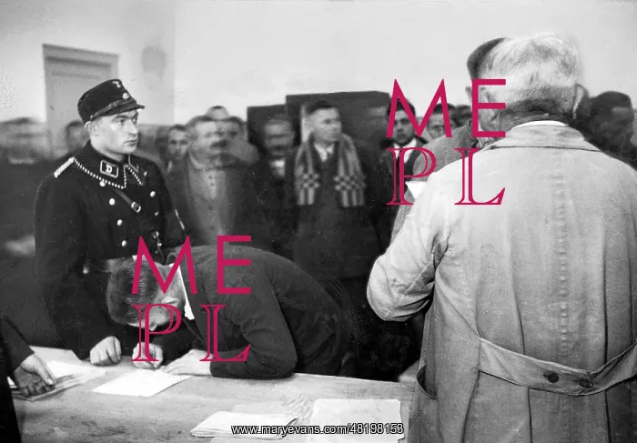 : Release of prisoners from Dachau concentration camp, 1933 : Release of prisoners from Dachau concentration camp, 1933