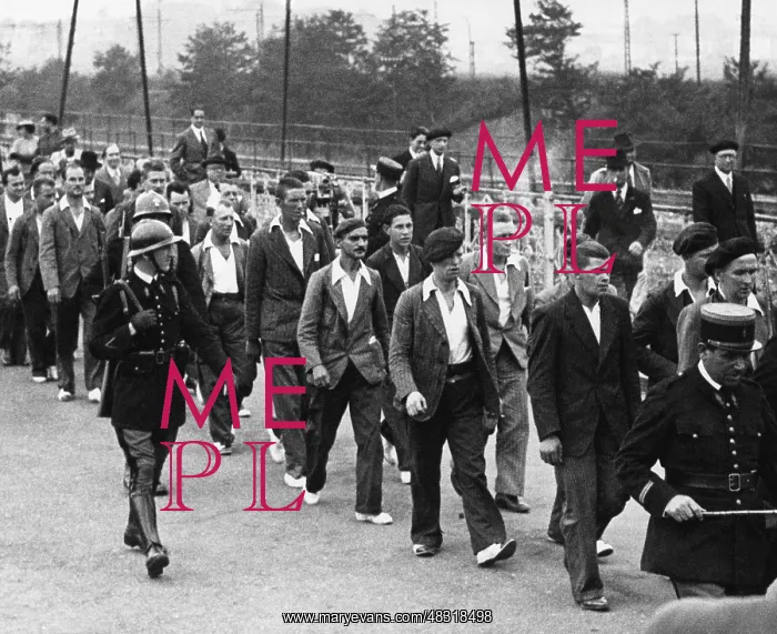 : Released fighters of the International Brigades in Hendaye : Released fighters of the International Brigades in Hendaye