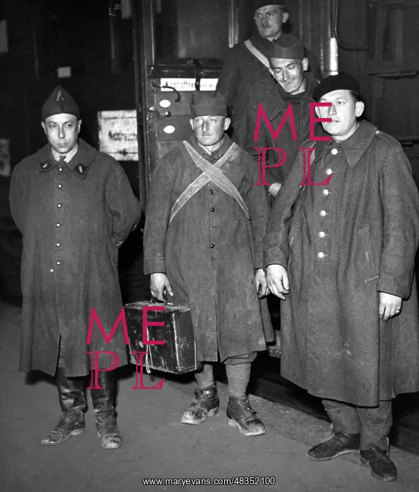  : Released French prisoners of war, 1941