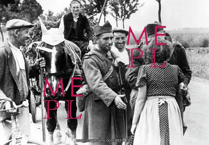 : Released French soldiers, 1940 : Released French soldiers, 1940