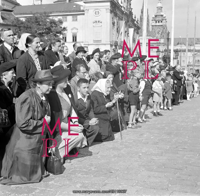 : Religion. Czechoslovakia, Prague 1947. Believers kneel while the remains of St : Religion. Czechoslovakia, Prague 1947. Believers kneel while the remains of St