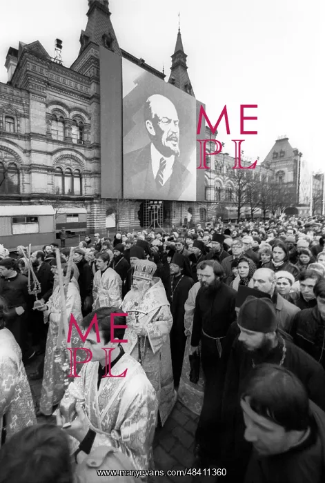 : Religious procession in Red Square, 1990 : Religious procession in Red Square, 1990
