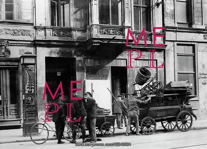 : Removal cart in Berlin : Removal cart in Berlin