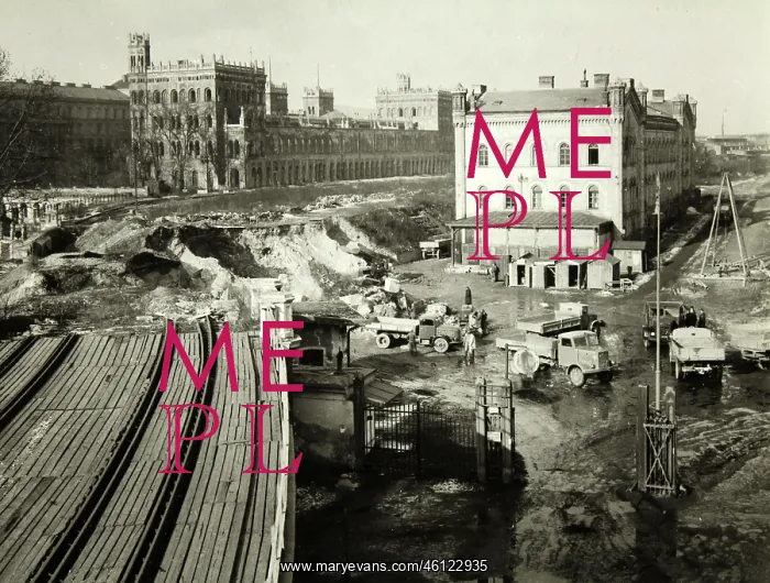 : Removal of the railroad tracks to the North : Removal of the railroad tracks to the North
