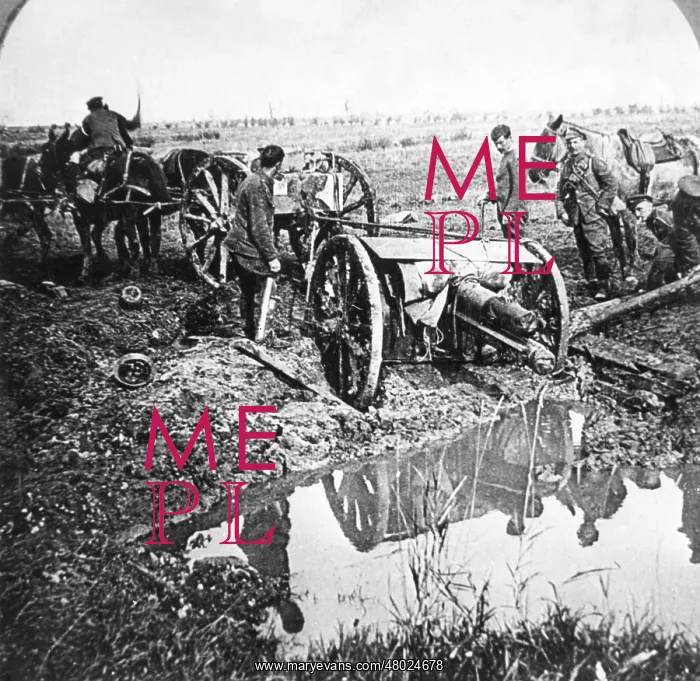 : Removing a field gun, Western Front, WW1 : Removing a field gun, Western Front, WW1
