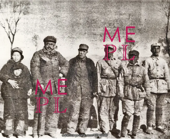 : Ren Bishi and his Entourage A the Yellow River : Ren Bishi and his Entourage A the Yellow River