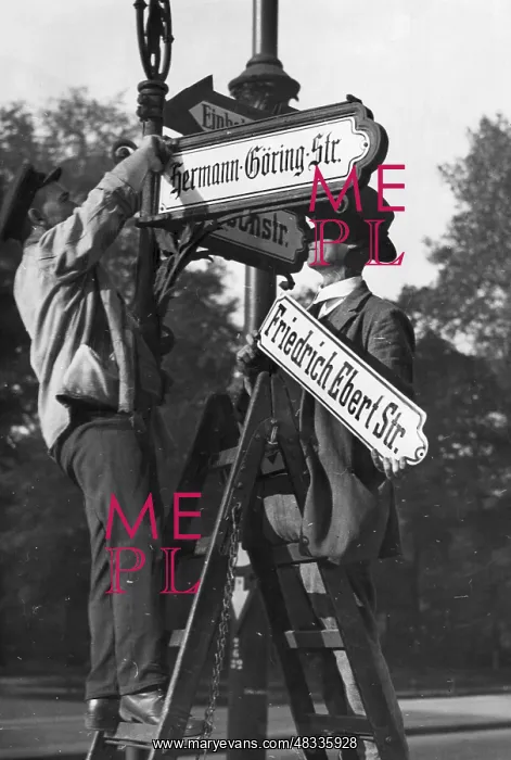 : Renaming of the Friedrich-Ebert-Strasse in Berlin, 1933 : Renaming of the Friedrich-Ebert-Strasse in Berlin, 1933
