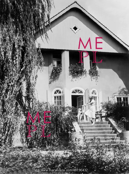 : Renate Mueller : Renate Mueller