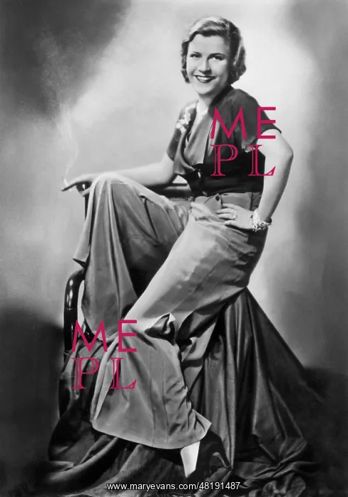 : Renate Mueller : Renate Mueller