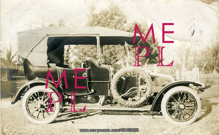  : Renault Vintage Car