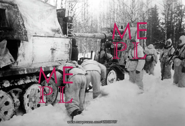 : Repair of chain damage, 1943 : Repair of chain damage, 1943