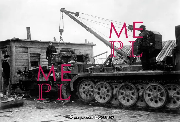 : Repair of a German tank on the Eastern Front, 1942 : Repair of a German tank on the Eastern Front, 1942