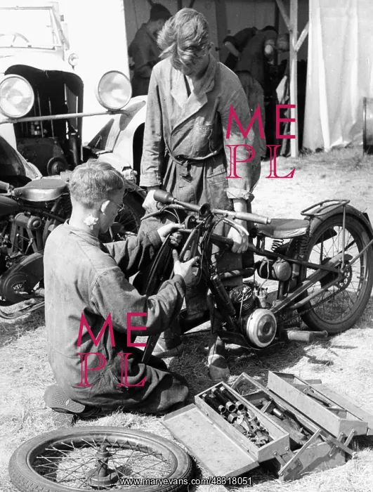 : Repair of a motorcycle, 1938 : Repair of a motorcycle, 1938