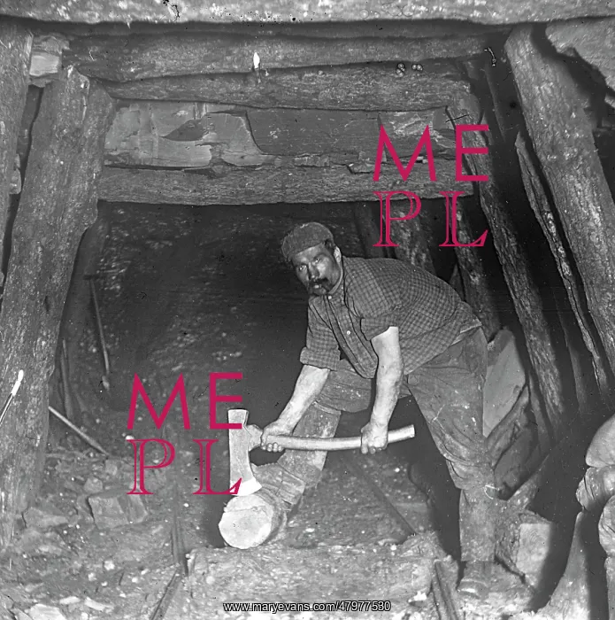 : Repairing pit props, Plas y Coed Level, South Wales : Repairing pit props, Plas y Coed Level, South Wales
