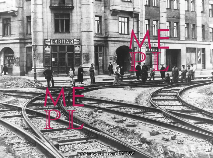 : Repairs to Petrograd Tramways, 1923 : Repairs to Petrograd Tramways, 1923