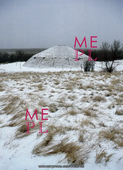 : Replica of Native American Earthen Lodge : Replica of Native American Earthen Lodge