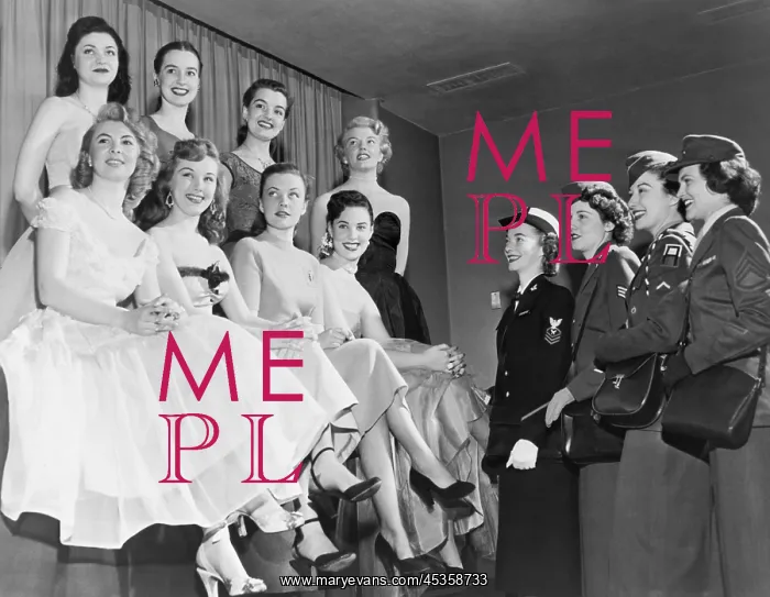 : Representatives of the armed forces picking Miss : Representatives of the armed forces picking Miss