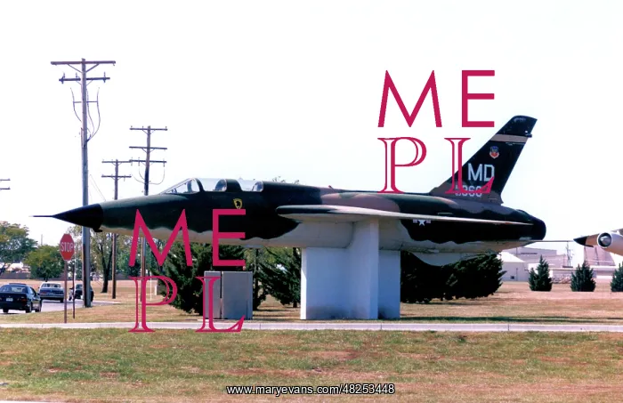 : Republic F-105F Thunderchief 63-8366 : Republic F-105F Thunderchief 63-8366