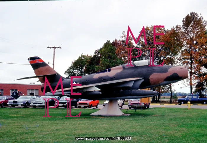 : Republic F-84F Thunderstreak : Republic F-84F Thunderstreak