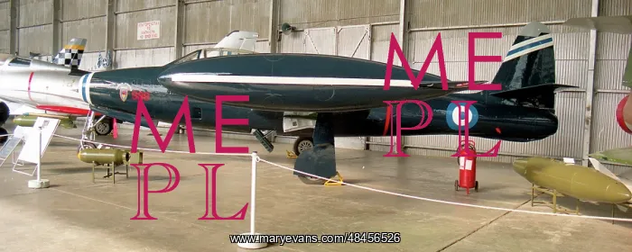 : Republic F-84G Thunderjet 110998 : Republic F-84G Thunderjet 110998