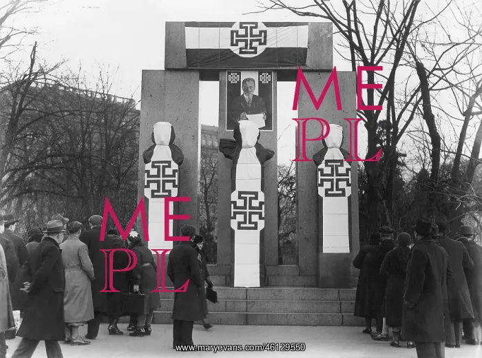 : The Republic Monument in Vienna : The Republic Monument in Vienna
