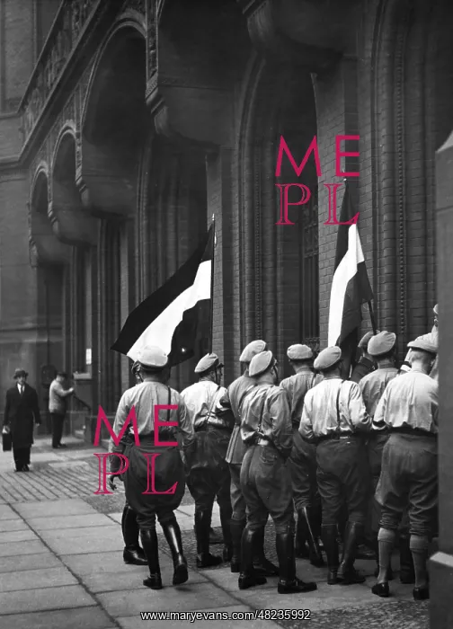 : Republic opponents with black-white-red flags at the Berlin : Republic opponents with black-white-red flags at the Berlin