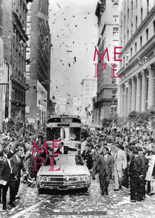 : Republican Ronald Reagan was welcomed by ? : Republican Ronald Reagan was welcomed by ?