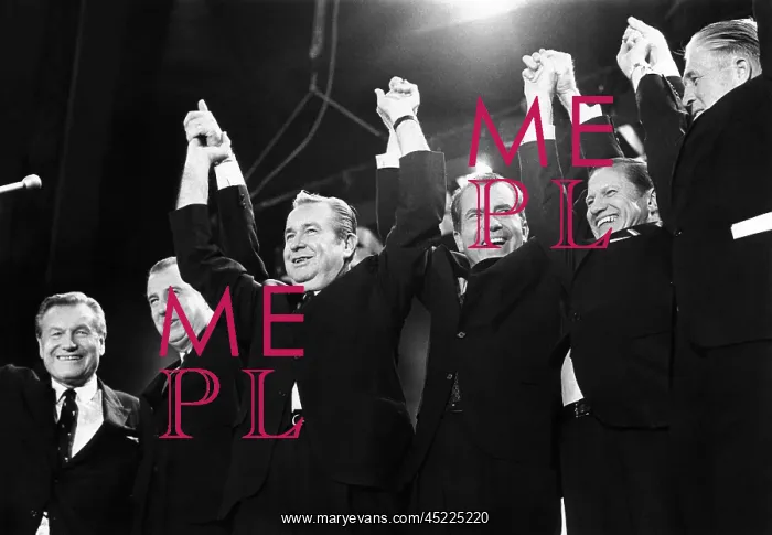 : Republicans display unity for Nixon.Former ? : Republicans display unity for Nixon.Former ?
