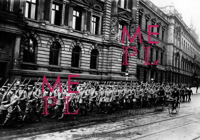 : Reservists in Hamburg, 1914 : Reservists in Hamburg, 1914
