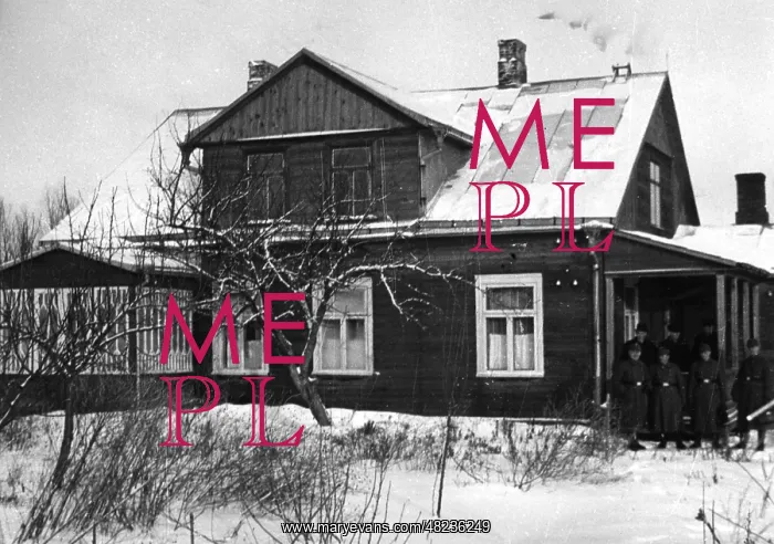 : Resettlement commission in Strupiai, 1941 : Resettlement commission in Strupiai, 1941